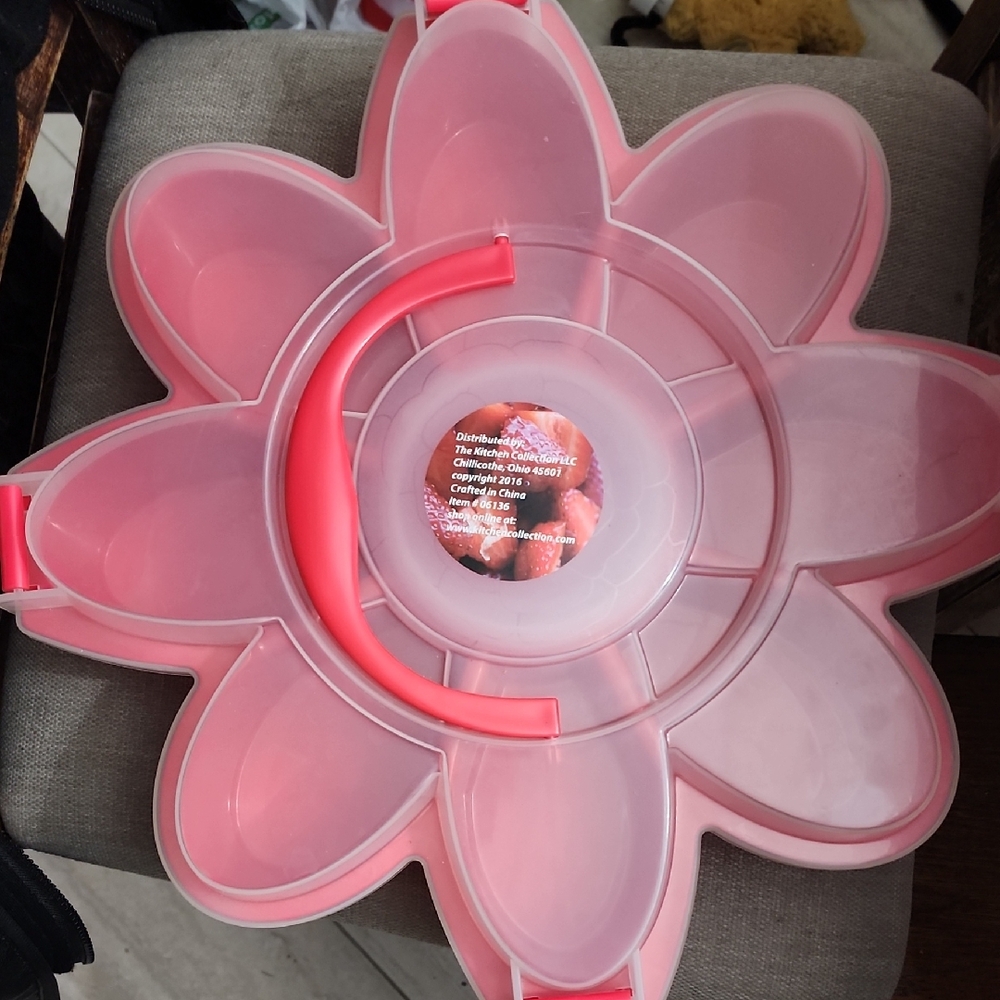 Pink Flower-Shaped Food Storage Container